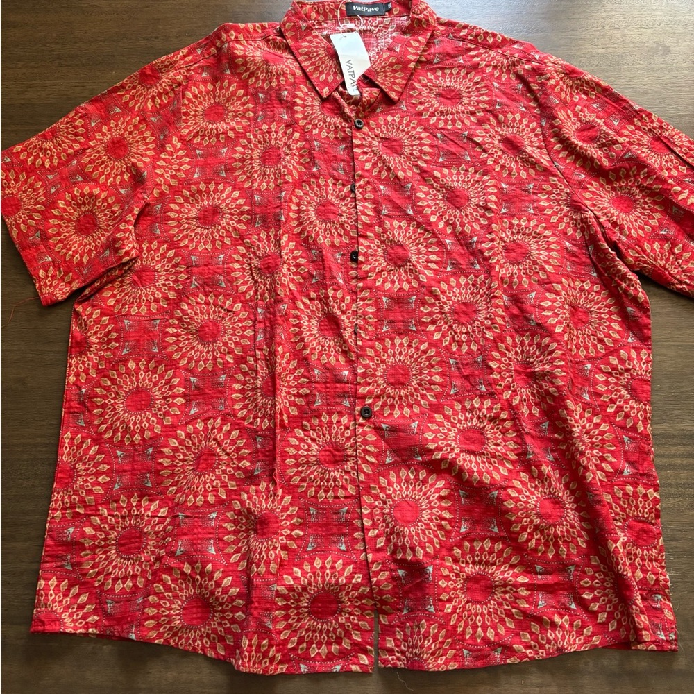 Red nwt Men's Shirt